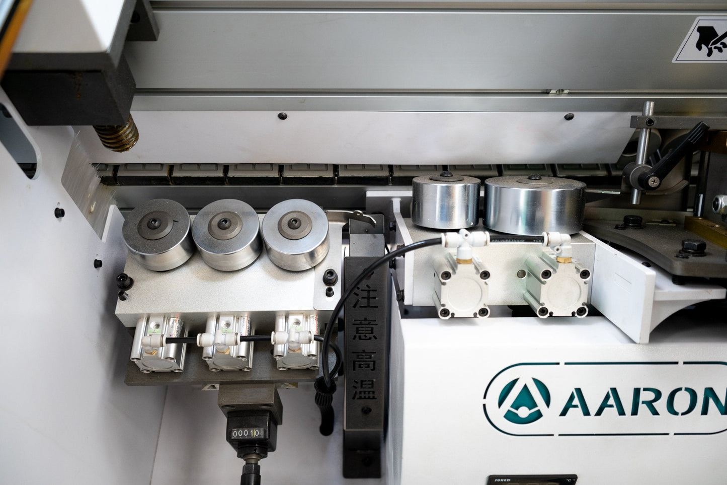 Aaron AU45D Plus - Automatic Pre-milling 45° Edgebander